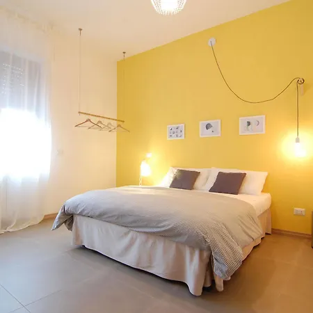 Bed & Breakfast Le Officine Di Via Marsala 2*