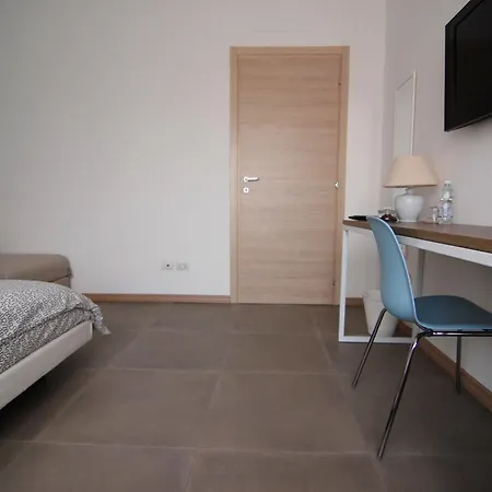Le Officine Di Via Marsala Bed & Breakfast 2*
