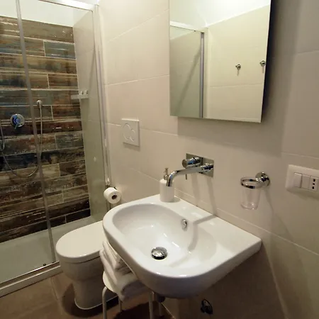 Bed & Breakfast Le Officine Di Via Marsala Legnano